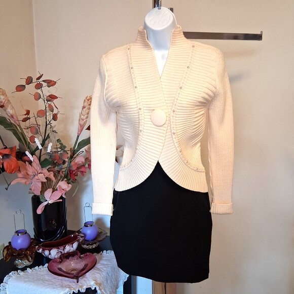 NWT Woman's Yellow One Button Knit Shrug Open Front Cardigan Lightweight Sweater - Picture 6 of 9